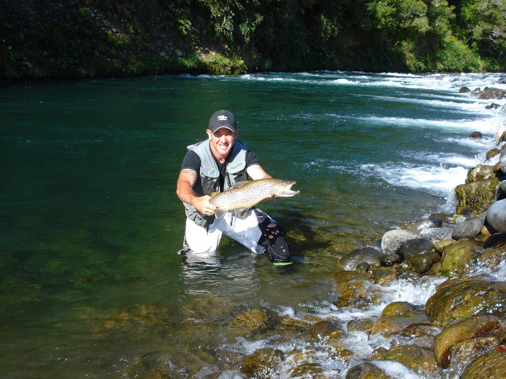 Turangi Trout Lodge Εξωτερικό φωτογραφία